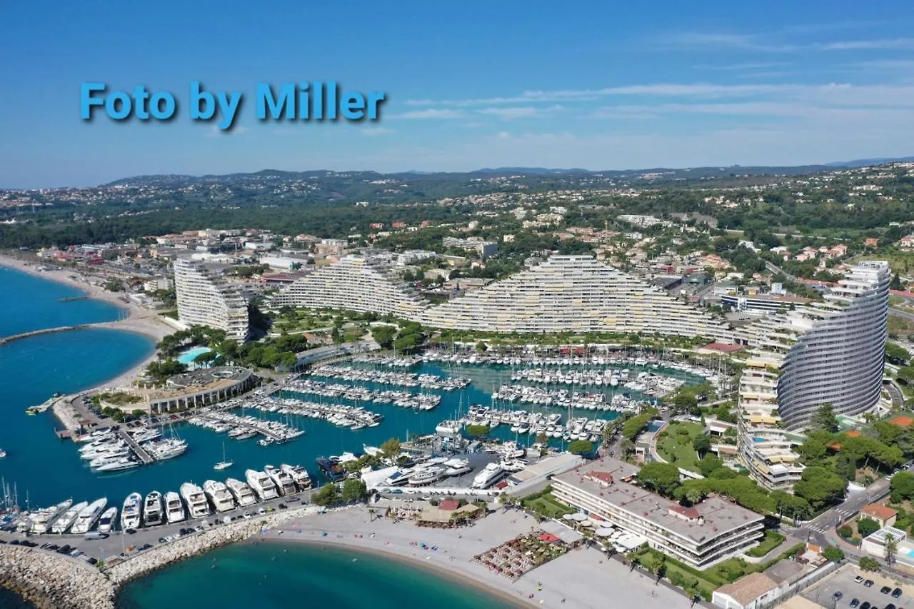 Apartments At Commodoro Villeneuve-Loubet 0*,  Frankreich