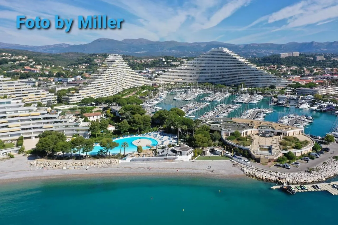 Apartments At Commodoro Villeneuve-Loubet