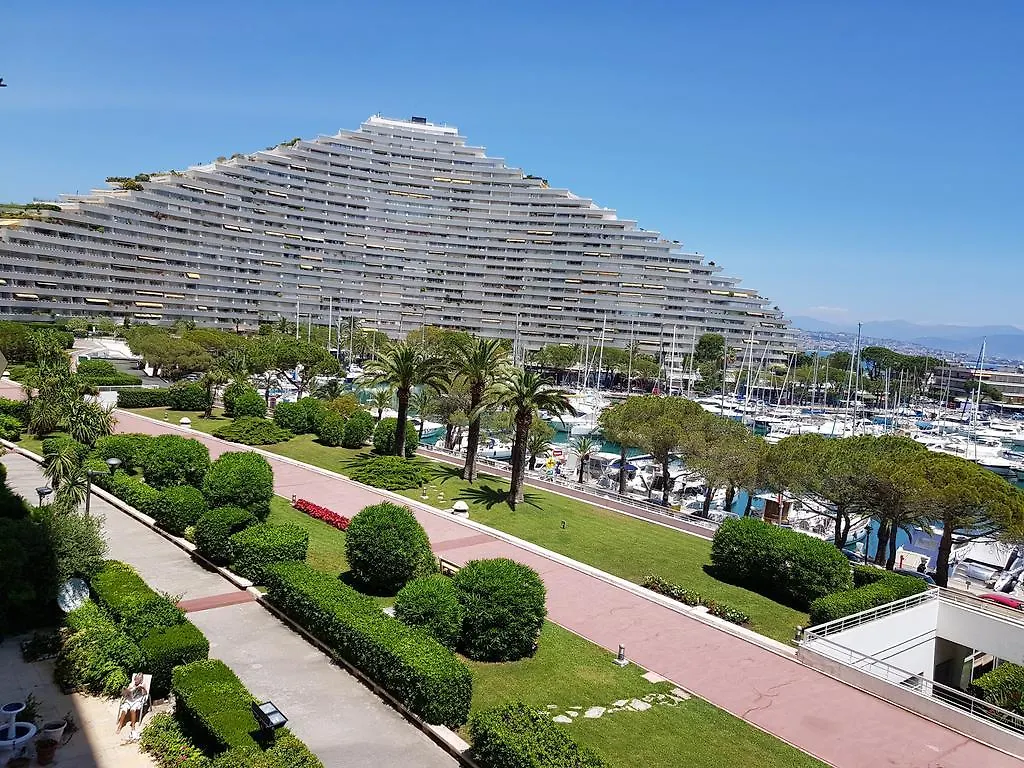 Apartments At Commodoro Villeneuve-Loubet